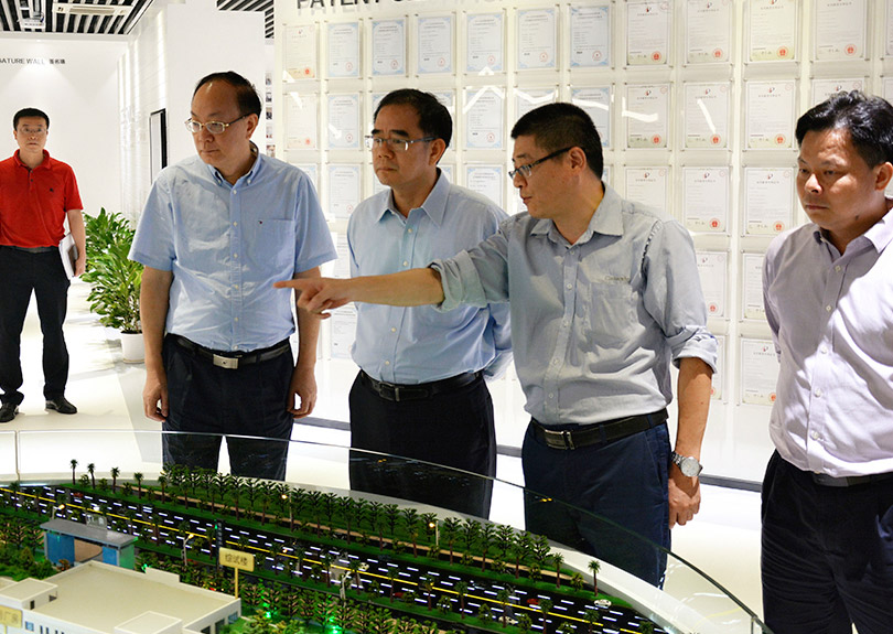 向导来访： 2018.10东莞市委书记梁维东pg电子调研